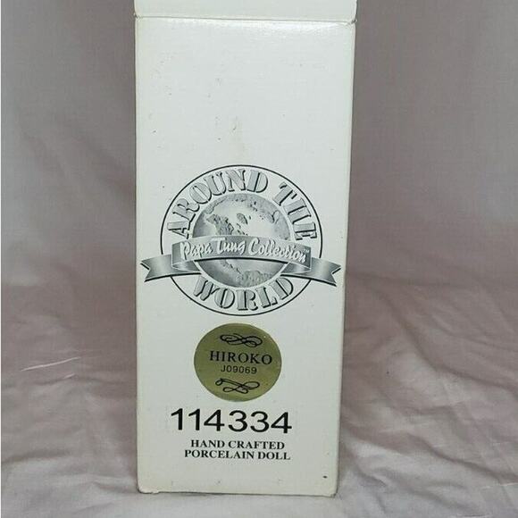 Hiroko Papa Tung Around the World Porcelain Doll Orignal Bx Asian Cultural Dress - Picture 3 of 5